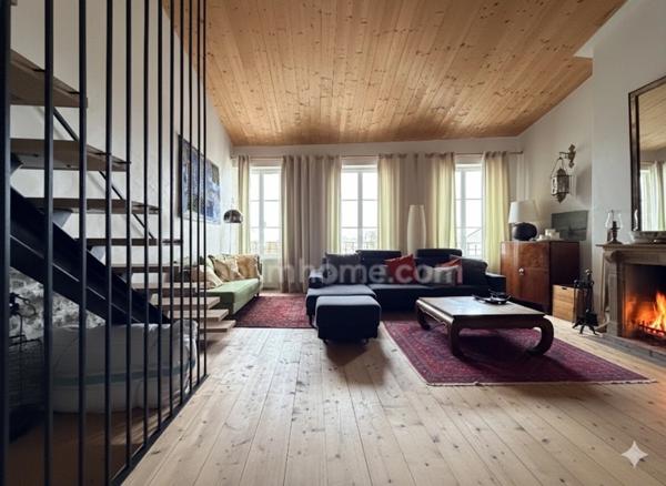 Charme & architecture – Maison de village en pierre au cœur du Bois-Plage-en-Ré