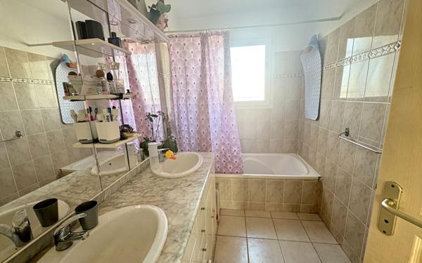 Maison à vendre    5 pièces •  Lavalette