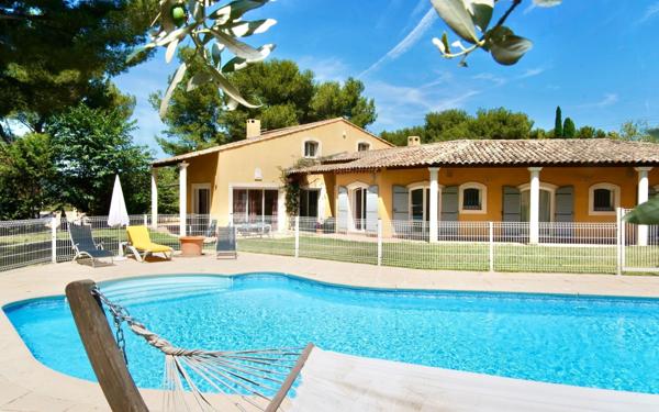 Maison à vendre    6 pièces •  Istres