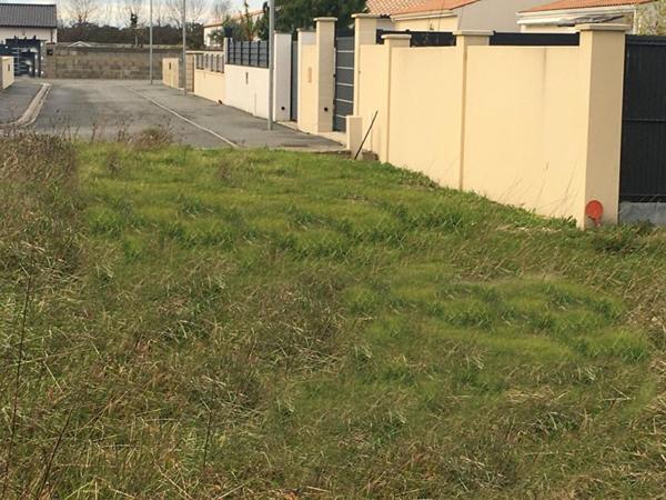 Terrain viabilisé de 680m² dont 540m² constructible 96 000  HAI