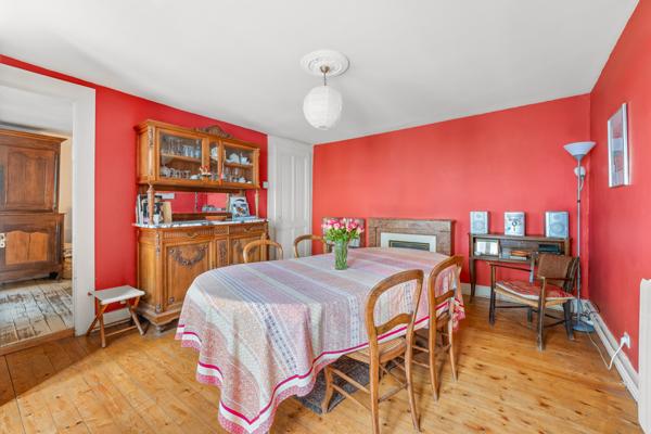 Gex (01170) Maison de ville - 5 chambres et local commercial