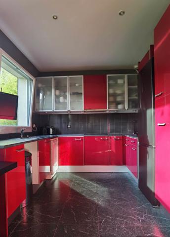 Appartement
         4 pièces
        - 95 m² 535 000 € *