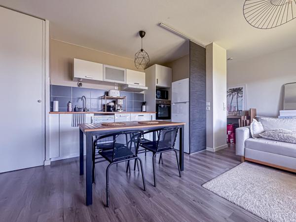 T2 avec terrasse, proche des transports, parking