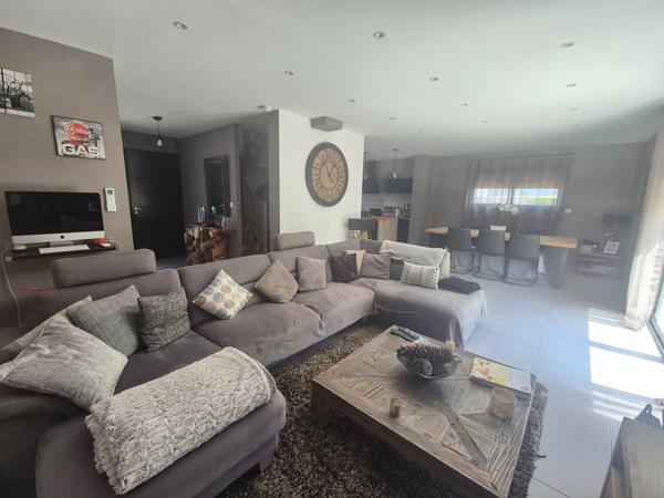 Gignac-la-Nerthe (13180) Villa individuelle 5 pièces de construction récente avec garage sur Laure