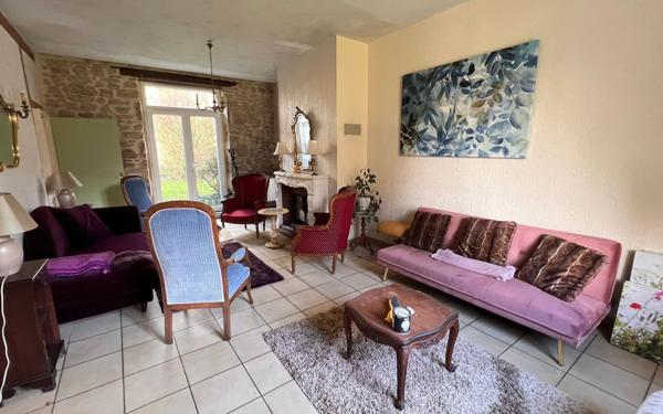 Maison à vendre    8 pièces • 207 m2 Rostrenen