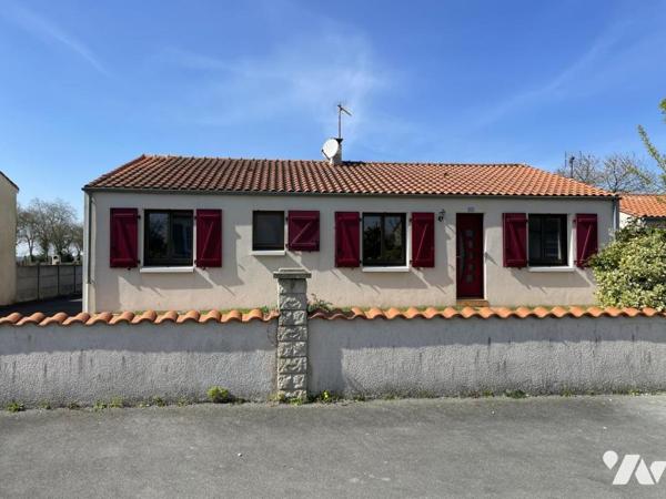 Maison d'habitation d'environ 103 m² habitables sur un terrain de 684 m².