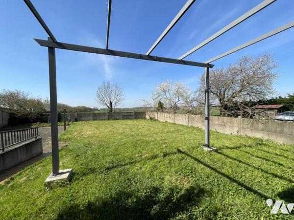 Maison d'habitation d'environ 103 m² habitables sur un terrain de 684 m².