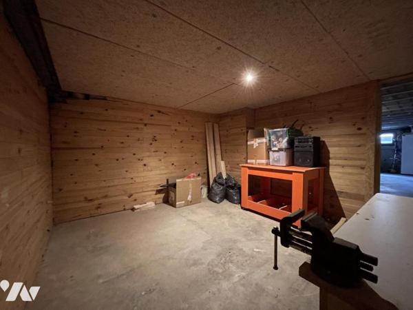 Maison d'habitation d'environ 103 m² habitables sur un terrain de 684 m².