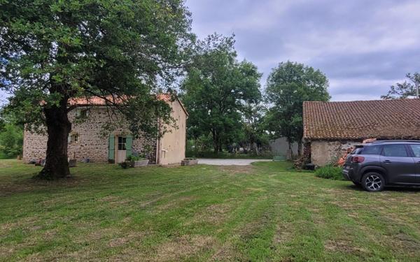Maison à vendre    3 pièces • 105 m2 Abzac