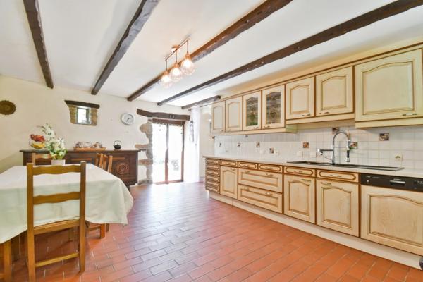 Propriété à vendre 8 pièces COMBOURG (35) en Bretagne