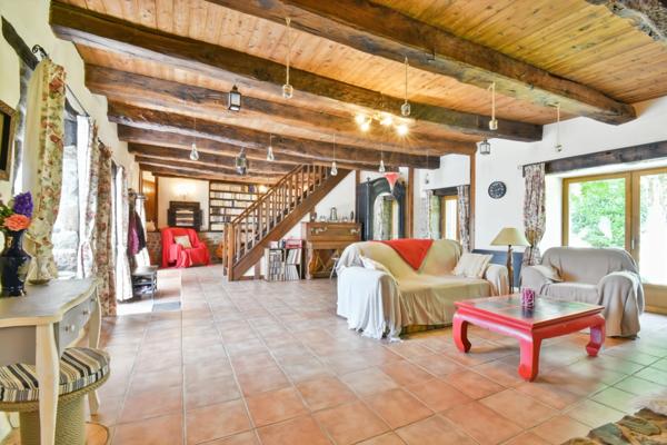 Propriété à vendre 8 pièces COMBOURG (35) en Bretagne