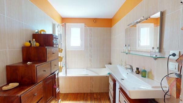 Grande maison divisible avec 5 chambres