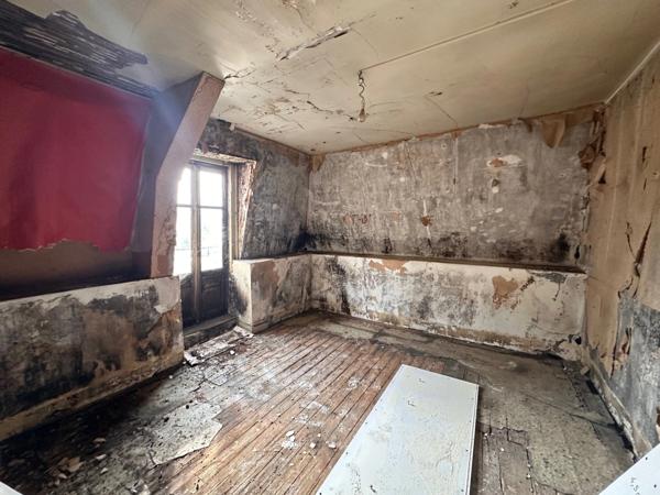 DIJON RUE LENOTRE PETIT IMMEUBLE AVEC 3 LOTS EN FOND DE COUR A RENOVER