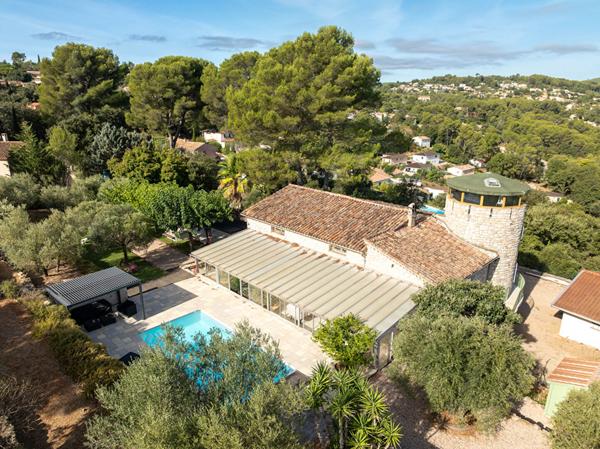 À VENDRE en EXCLUSIVITÉ à TRANS-EN-PROVENCE Maison en pierre 6 pièces 231 m² avec piscine
