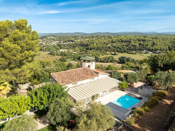À VENDRE en EXCLUSIVITÉ à TRANS-EN-PROVENCE Maison en pierre 6 pièces 231 m² avec piscine