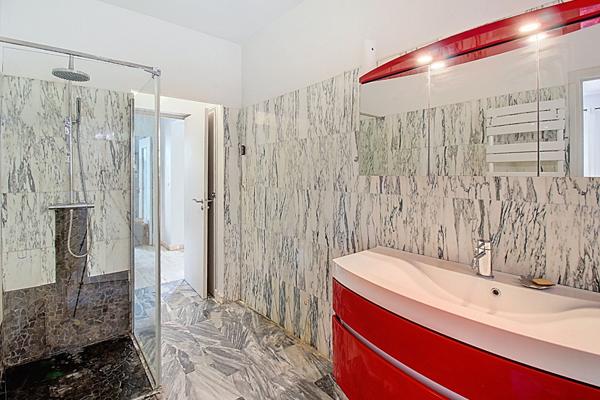 À VENDRE en EXCLUSIVITÉ à TRANS-EN-PROVENCE Maison en pierre 6 pièces 231 m² avec piscine