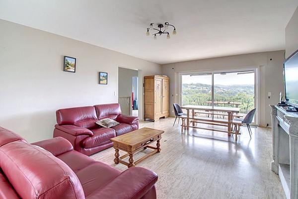 À VENDRE en EXCLUSIVITÉ à TRANS-EN-PROVENCE Maison en pierre 6 pièces 231 m² avec piscine