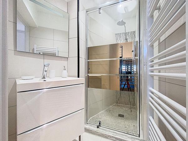 oup de coeur ? Superbe appartement rénové avec mezzanine, terrasse et parking