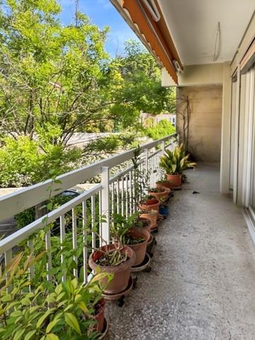 APPARTEMENT T4 AU CALME ABSOLU AVEC BALCON PROCHE CV HISTORIQUE