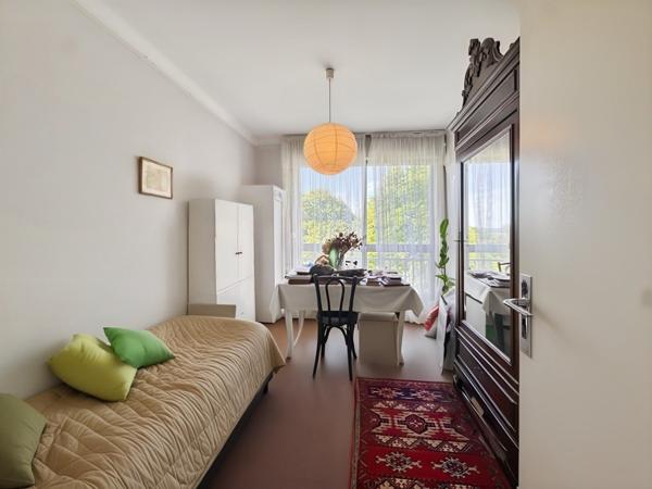 APPARTEMENT T4 AU CALME ABSOLU AVEC BALCON PROCHE CV HISTORIQUE