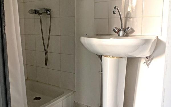 Appartement à vendre    2 pièces • 30,42 m2 Villeurbanne