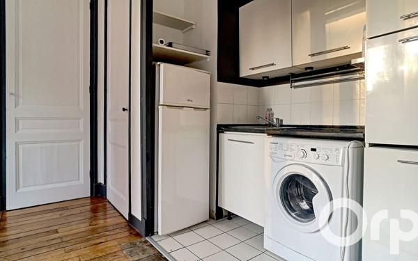 Appartement à vendre    2 pièces • 30,42 m2 Villeurbanne