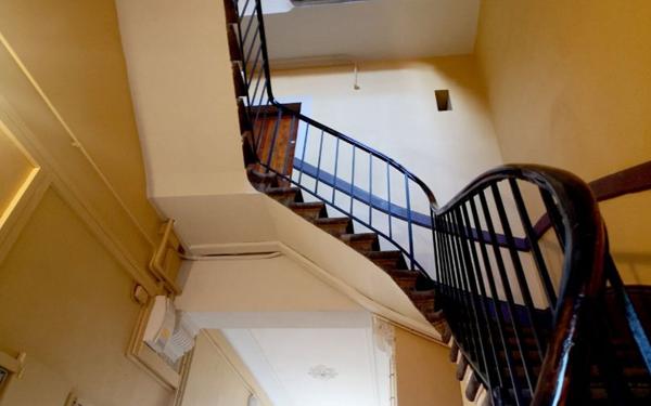 Appartement à vendre    2 pièces • 30,42 m2 Villeurbanne