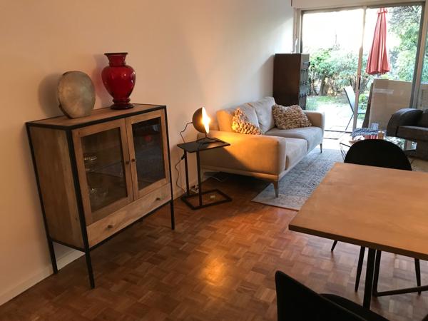 Grand T2 de 63 m² en rez de jardin avec place de parking, à Ste Anne