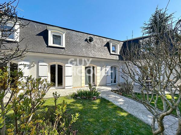 5 min Gare Ermont-Eaubonne: Maison MANSART de 186m² - 4/5chambres - Terrain de plus de 650m² proche écoles et commerces!