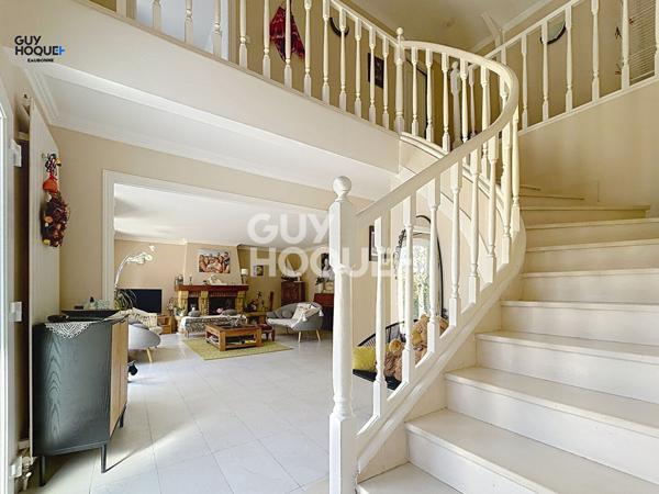 5 min Gare Ermont-Eaubonne: Maison MANSART de 186m² - 4/5chambres - Terrain de plus de 650m² proche écoles et commerces!