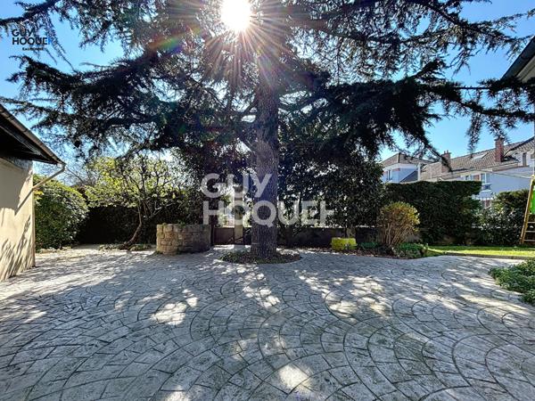 5 min Gare Ermont-Eaubonne: Maison MANSART de 186m² - 4/5chambres - Terrain de plus de 650m² proche écoles et commerces!