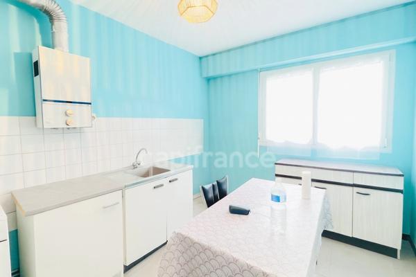 Finistère (29) – À vendre à Quimper, appartement T2 de 53 m² habitable, situé au rez-de-chaussée, avec balcon.