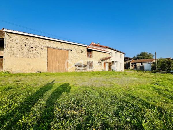 Maison de type 5 avec 4 chambres, 113 m² habitables, dépendances, terrain de 1563 m².