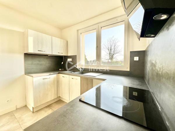 Maison de type 5 avec 4 chambres, 113 m² habitables, dépendances, terrain de 1563 m².