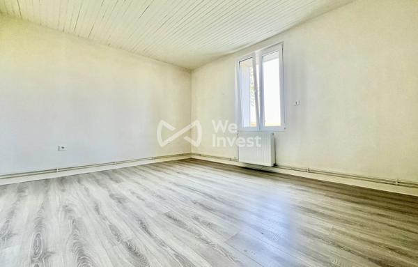 Maison de type 5 avec 4 chambres, 113 m² habitables, dépendances, terrain de 1563 m².