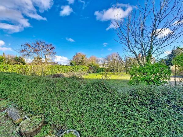 Maison familiale située au coeur de Doue En Anjou .
