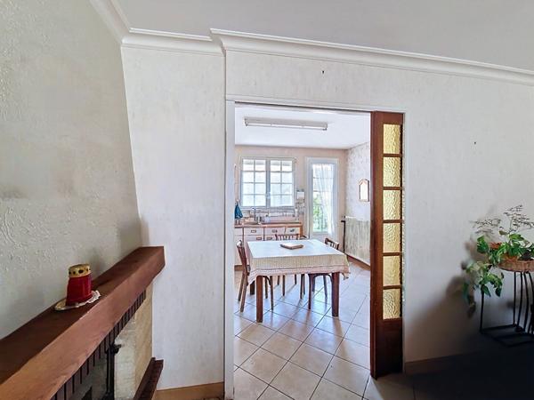 Maison familiale située au coeur de Doue En Anjou .