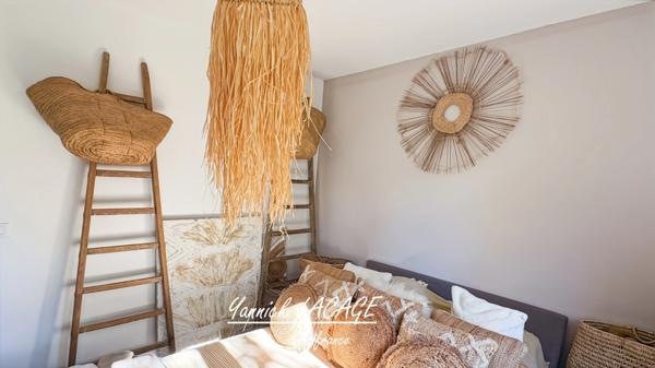 Propriété de charme avec piscine et dépendance – 156 m² – Terrain paysager 1 200 m² – Saint-Zacharie