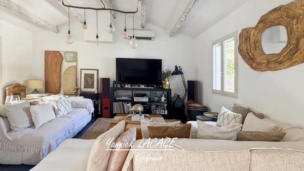 Propriété de charme avec piscine et dépendance – 156 m² – Terrain paysager 1 200 m² – Saint-Zacharie