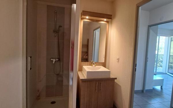 Appartement à vendre    2 pièces •  Bassens