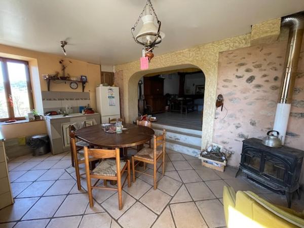 MAISON DE CAMPAGNE DE 265m2 SUR 9000m2 DE TERRAIN