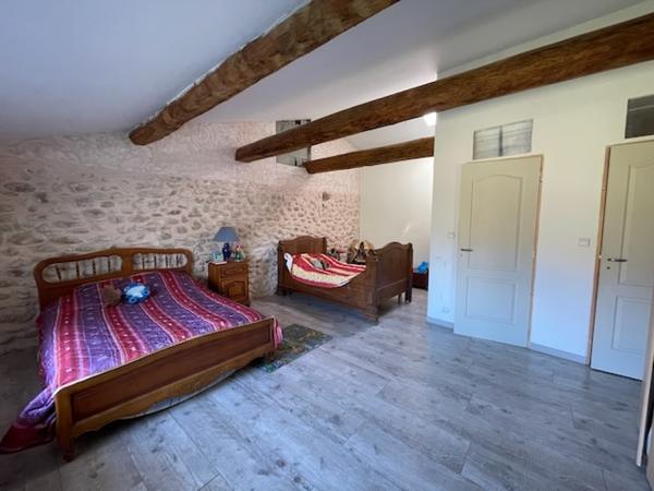 MAISON DE CAMPAGNE DE 265m2 SUR 9000m2 DE TERRAIN