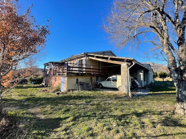 MAISON DE CAMPAGNE DE 265m2 SUR 9000m2 DE TERRAIN