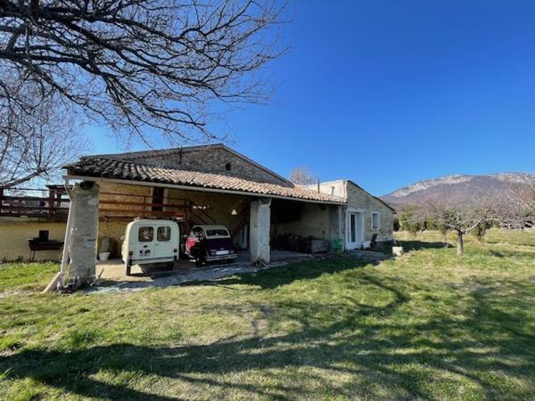 MAISON DE CAMPAGNE DE 265m2 SUR 9000m2 DE TERRAIN