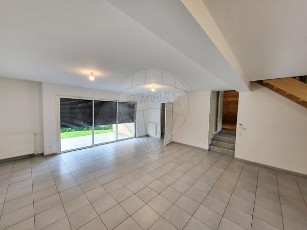 Maison 4 chambre(s) à louer - Poule-les-Écharmeaux, Rhône - 69