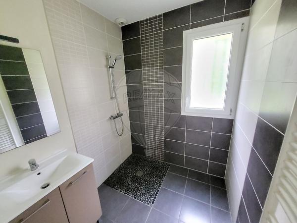Maison 4 chambre(s) à louer - Poule-les-Écharmeaux, Rhône - 69