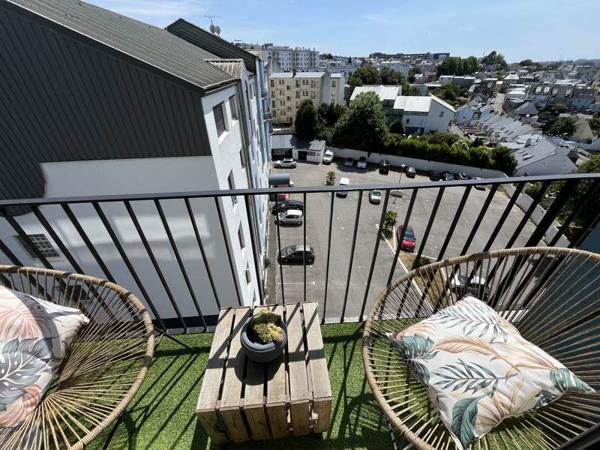 Appartement à louer 830 € CC Brest 4 p 81 m² DPE D