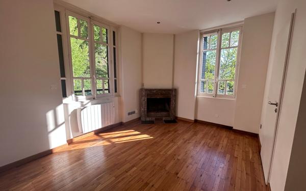 Appartement à louer    1 pièce •  Caluire-et-Cuire