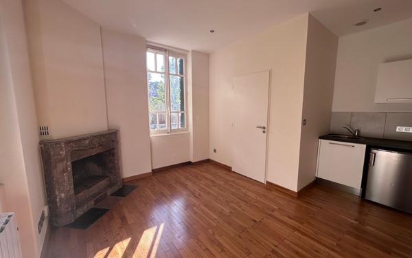 Appartement à louer    1 pièce •  Caluire-et-Cuire