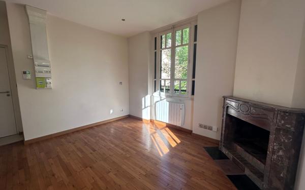 Appartement à louer    1 pièce •  Caluire-et-Cuire